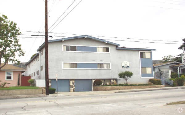 Primary Photo - Beverly Glen Apartments