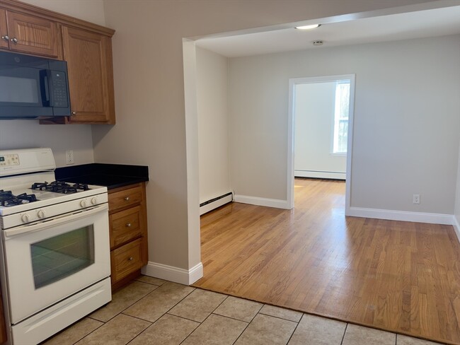 Building Photo - 29 Chase St