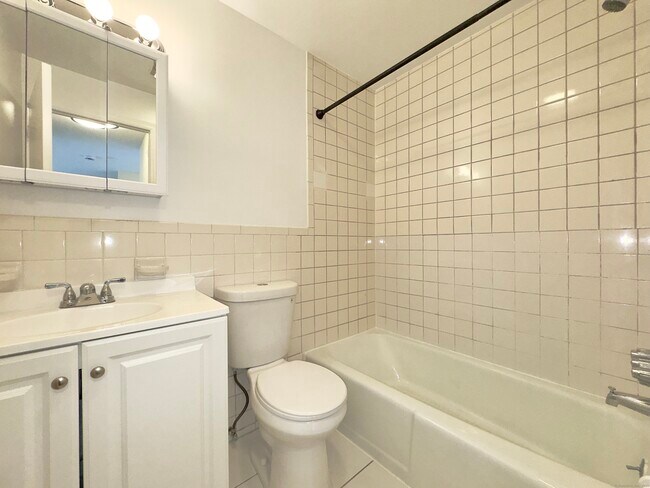 Foto del edificio - 43 Seaview Ave