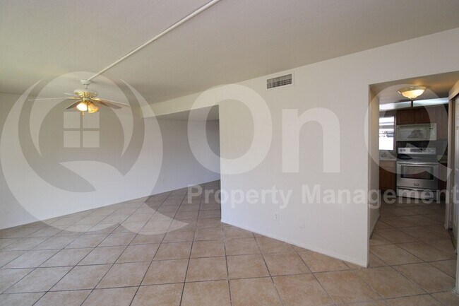 Building Photo - 2607 W Wolf St