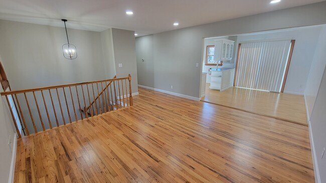 Foto del edificio - 23 Princeton Dr