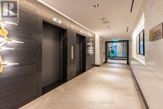 Building Photo - 1 Edgewater Dr