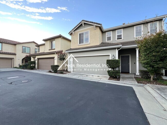 Building Photo - Updated Fair Oaks 3bd/2.5ba Home with 2 Ca...