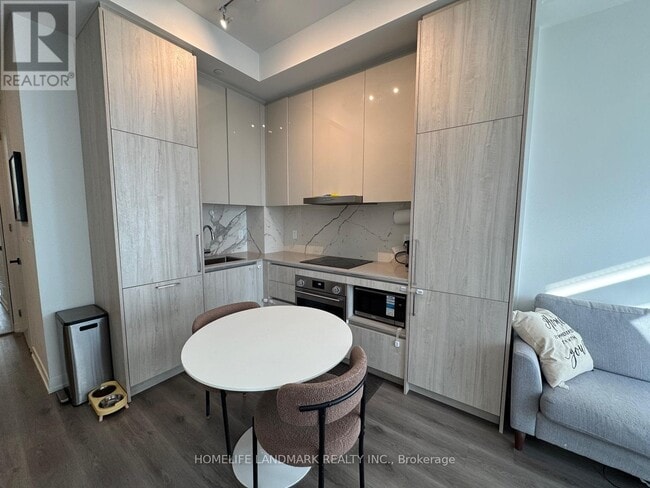 Building Photo - 225 Commerce St