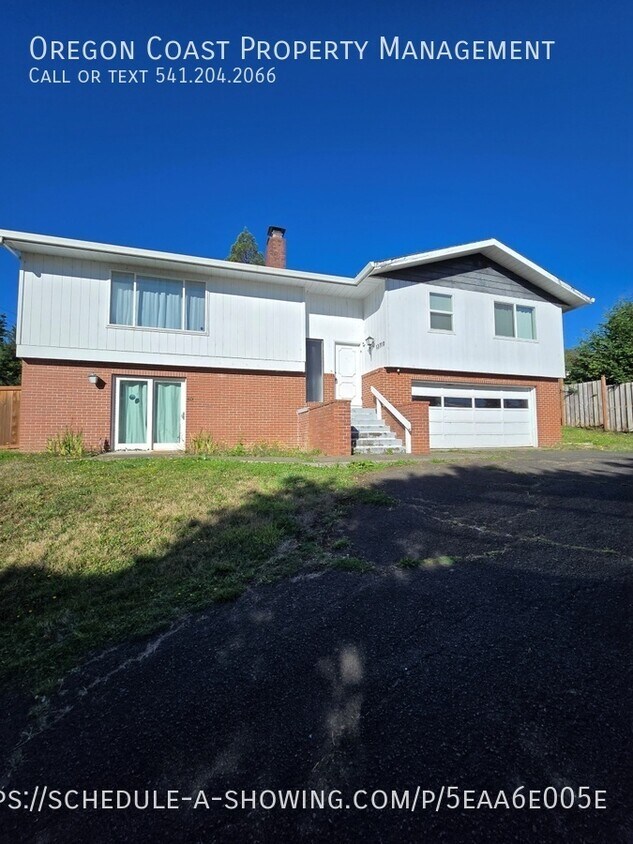Primary Photo - 2bed/2bath with fenced yard