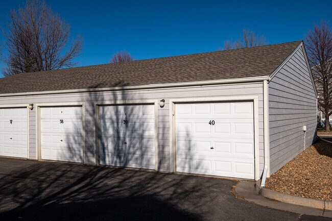 Building Photo - 1419 Red Mountain Dr