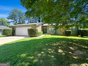 Building Photo - 1616 Golf Link Dr