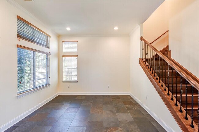 Foto del edificio - 7313 Lookout Bluff Terrace