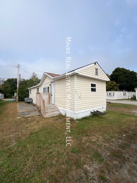 Primary Photo - 681 Main Rd N