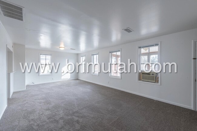 Building Photo - 1261-1267-1267 Alameda Ave