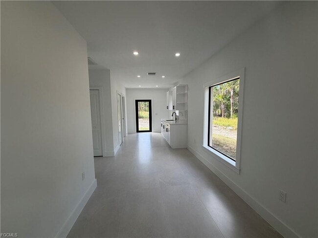 Building Photo - 4141 Everglades Blvd N