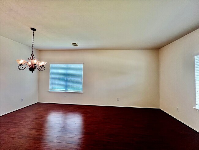 Foto del edificio - 6427 N Shore Bend