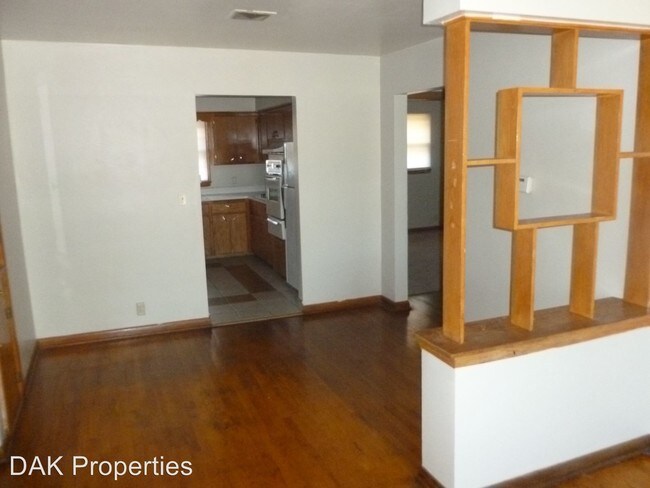 Building Photo - 7421 N Teutonia Ave