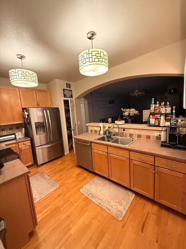 Foto del edificio - Beautifully Maintained 2BR Townhome in Prime Broomfield Location