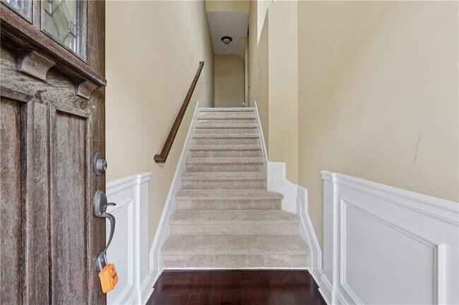 Foto del edificio - 6153 Indian Wood Cir