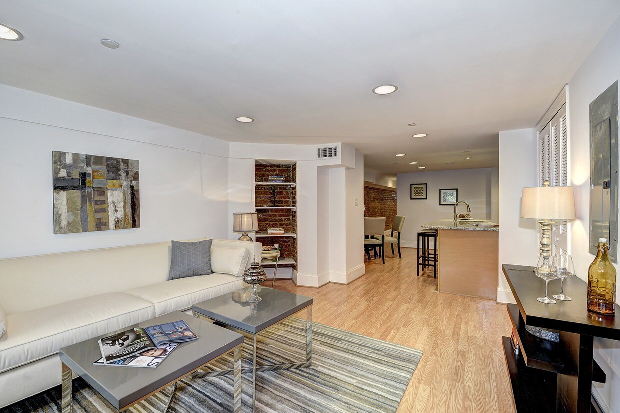 Foto principal - 1929 Calvert St NW