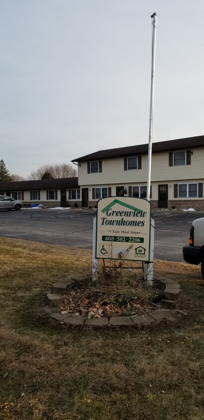 Primary Photo - Greenview Apartments