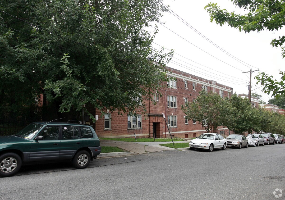 Foto del edificio - 1418-1424 Somerset Pl NW