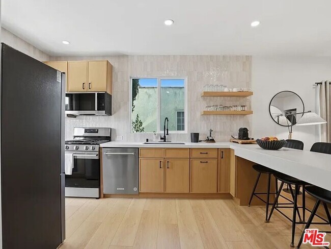 Foto del edificio - 3014 9th Ave