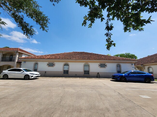 Foto del edificio - 607 Buena Vista Dr