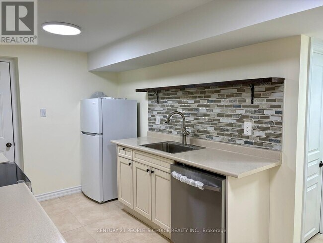 Building Photo - 24 Yardmaster Dr