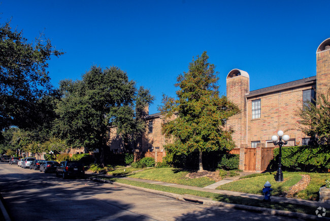 Foto del edificio - Westchase Forest Townhomes