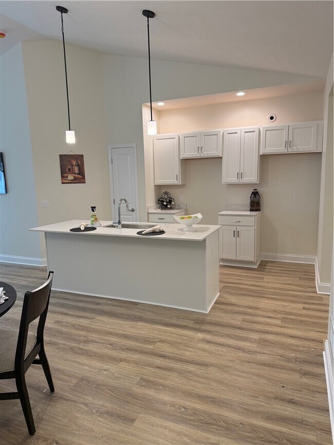 Foto del edificio - 6217 Blossom Ridge Cir