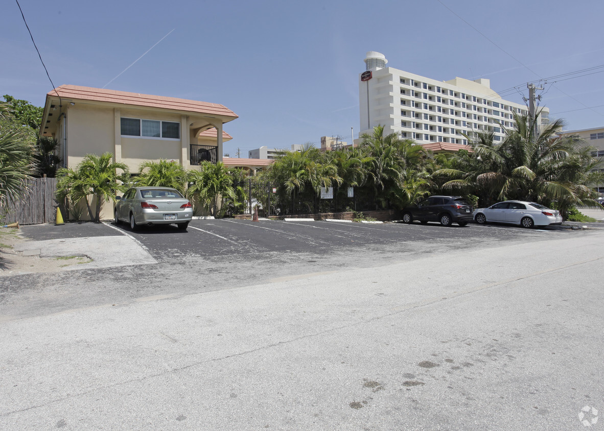 Foto principal - 1301 N Ocean Blvd