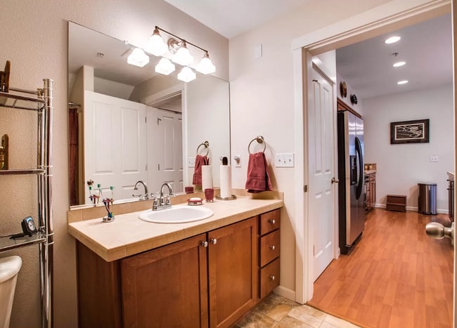 Foto del edificio - 10829 NE Red Wing Way