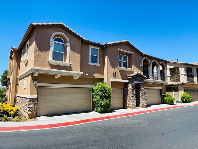 Building Photo - 43135 Avenida Cielo