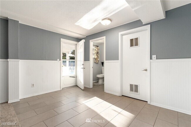 Building Photo - 5 br, 3 bath House - 7632 S Asotin St