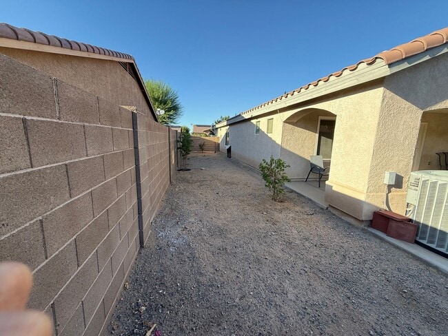 Building Photo - Updated Rental Available Now!
