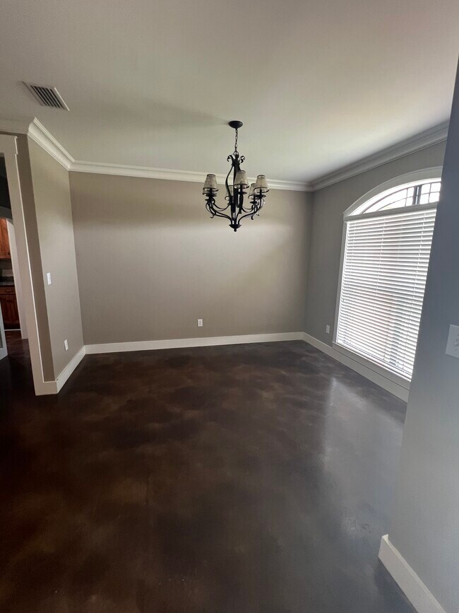 Comida - 9255 Coles Ct