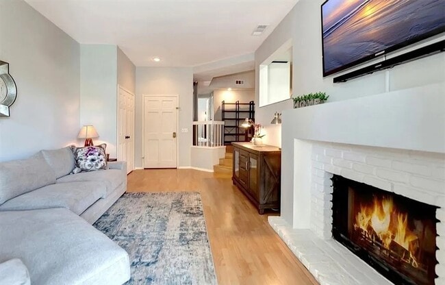 Building Photo - Bayfront Condo fo Rent