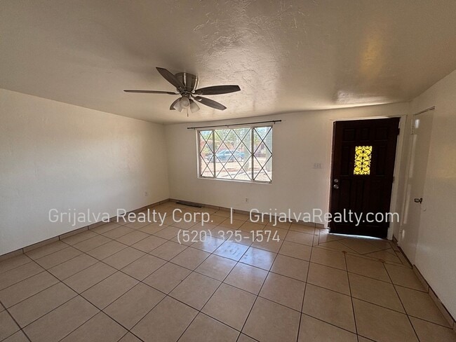 Building Photo - 2116 W Calle Fortunado