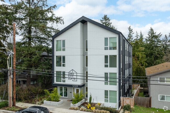 Building Photo - Lake City Lofts