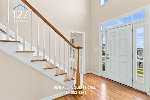 Foto del edificio - Comfortable & Stunning 4-Bedroom House in Prime Forest Location!
