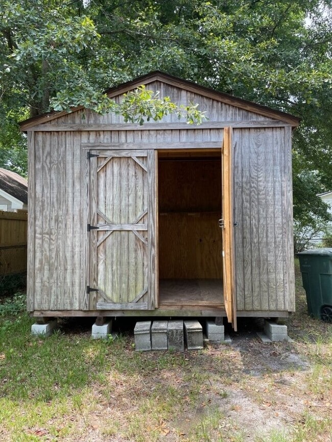 Building Photo - 5918 Hagood Ave