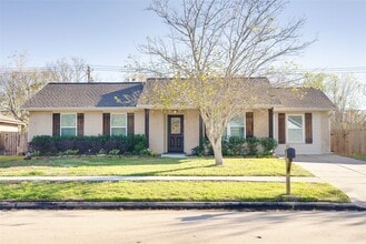 Building Photo - 702 Dixie Dr