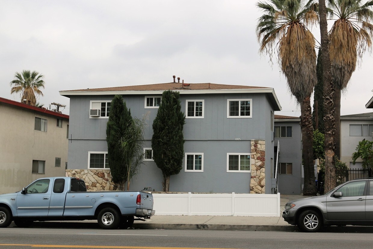 6929 Whitsett Ave, North Hollywood, CA 91605 Apartments in North