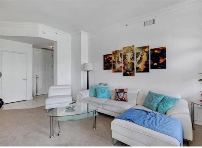 Foto del edificio - 3001 NE 185th St