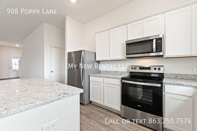 Foto del edificio - 908 Poppy Ln