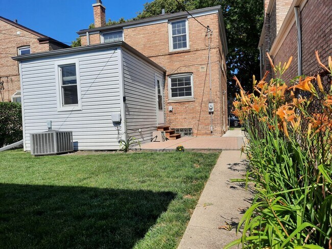 Foto del edificio - 3Br/2Bath House in Evanston $3,600/m