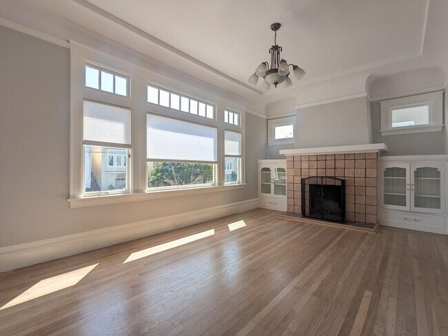 Foto del edificio - 2 Bedroom Single Family House in Parkside!