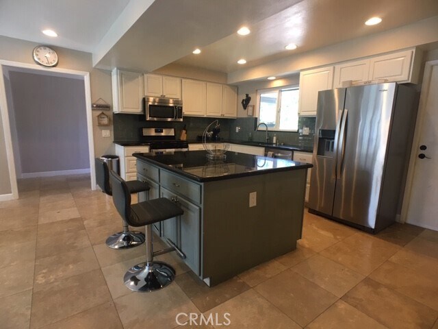 Building Photo - 553 Sturgeon Dr