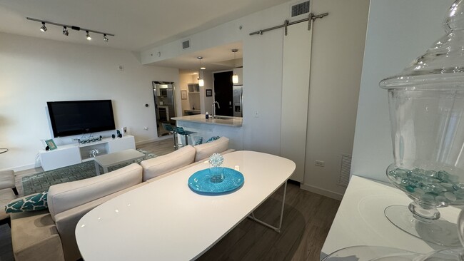 Foto del edificio - 999 SW 1st Ave