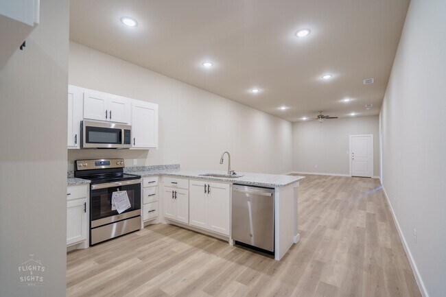 Building Photo - 2635 Baron Ave