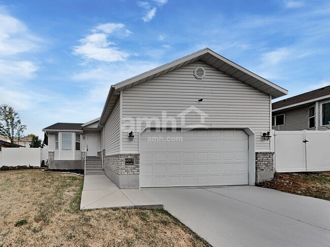 Building Photo - 6093 W Graceland Way