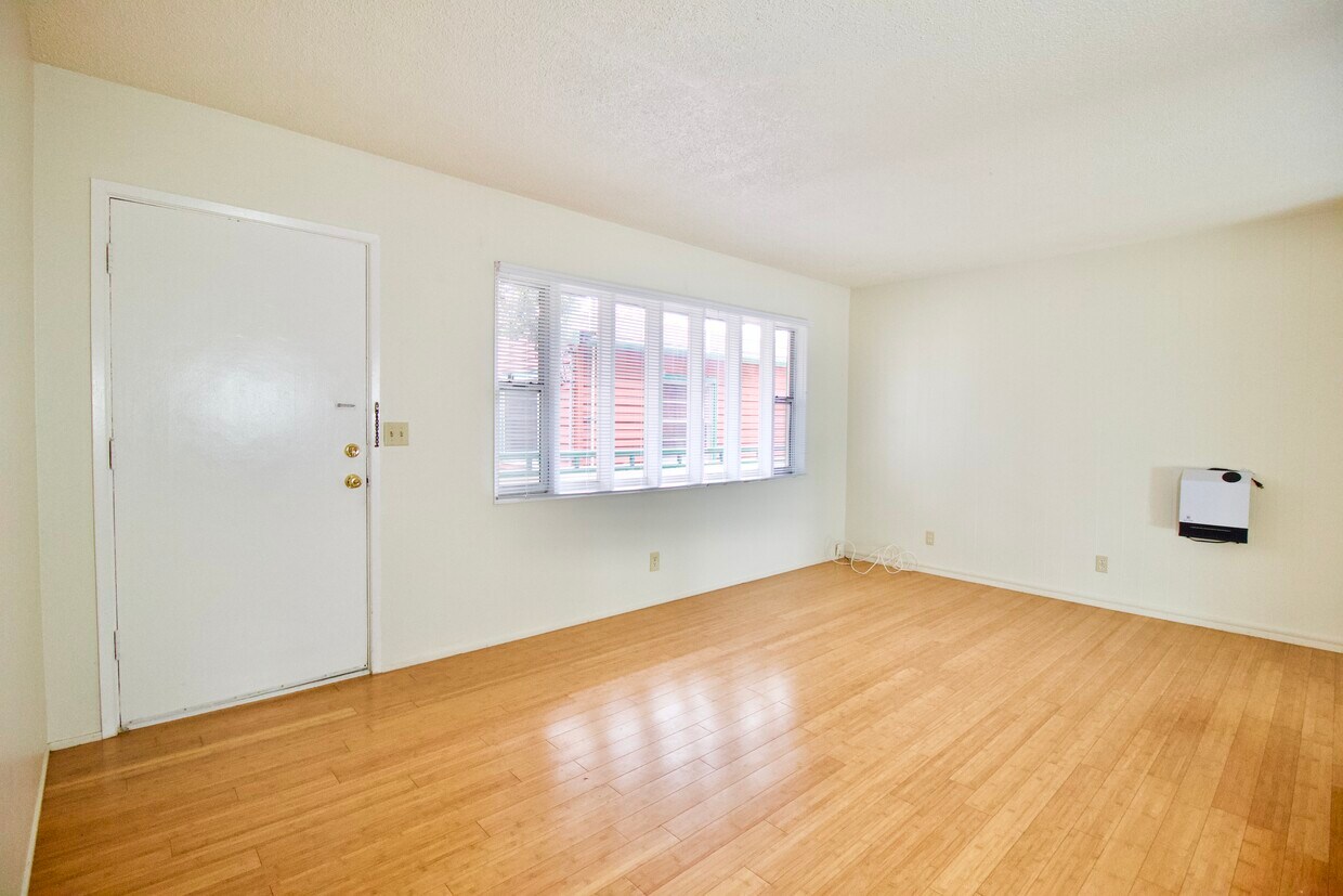Primary Photo - 1246 Hearst Ave