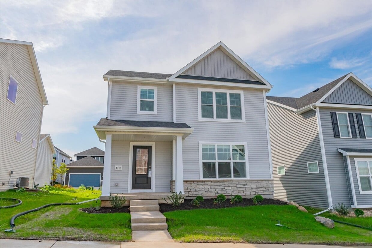 Foto principal - 9227 Rustic Pine Rd